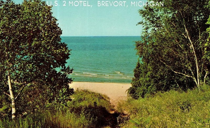 US-2 Motel - Vintage Postcard